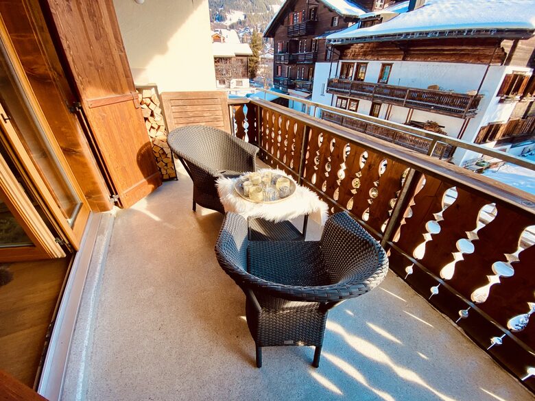 Luxury 3 BR Apartment in Traditional Alpine Ski Chalet - Klosters, Switzerland