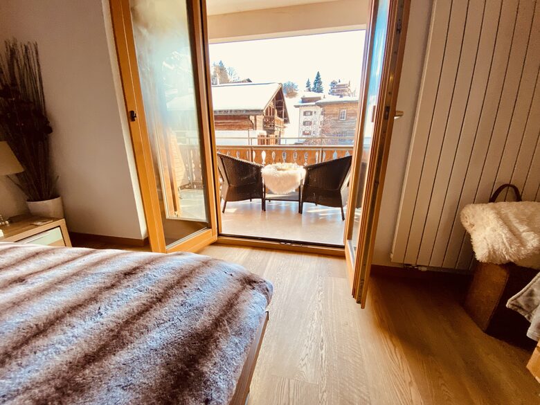 Luxury 3 BR Apartment in Traditional Alpine Ski Chalet - Klosters, Switzerland