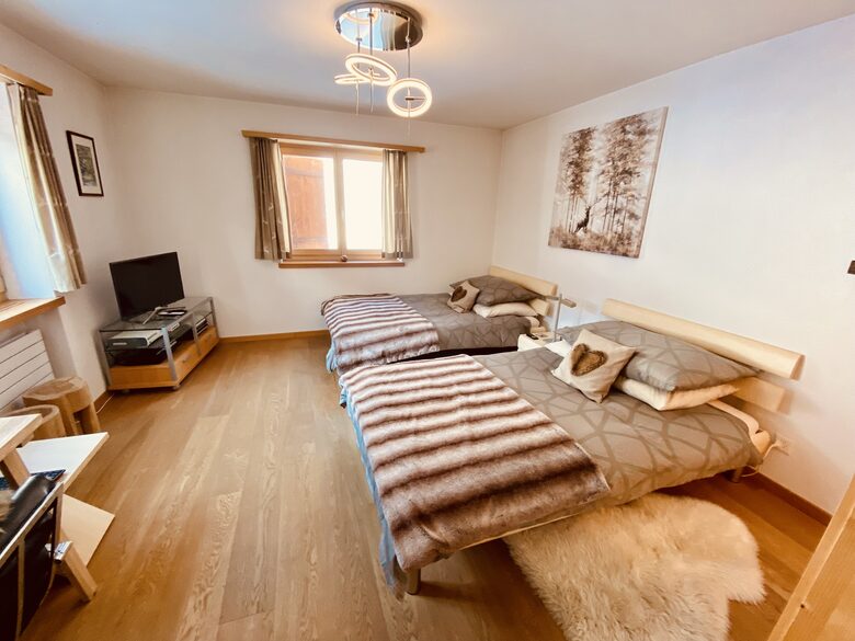Luxury 3 BR Apartment in Traditional Alpine Ski Chalet - Klosters, Switzerland