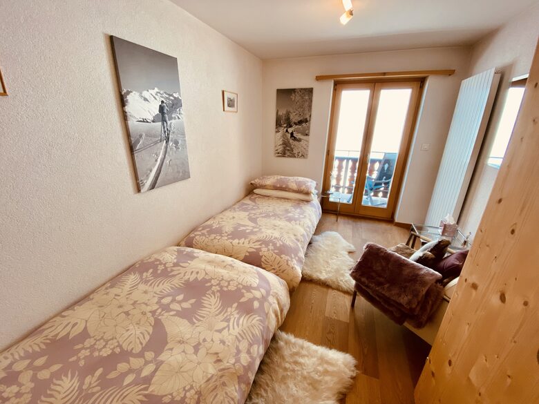 Luxury 3 BR Apartment in Traditional Alpine Ski Chalet - Klosters, Switzerland