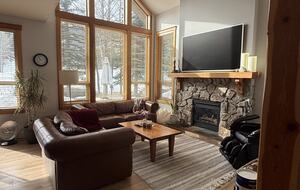 Greywolf Golf Course Retreat with Ski Access - Invermere, Canada