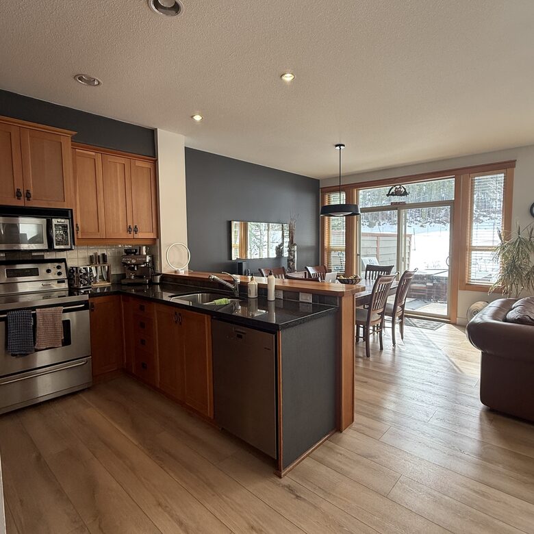 Greywolf Golf Course Retreat with Ski Access - Invermere, Canada