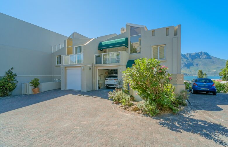 Panoramic Hout Bay Retreat with Private Studio & Iconic Mountain Views - Cape Town, South Africa