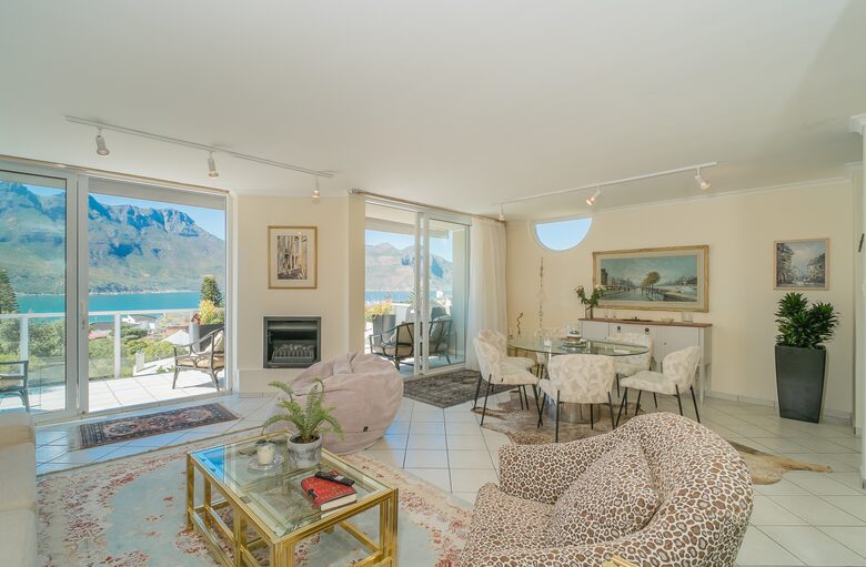 Panoramic Hout Bay Retreat with Private Studio & Iconic Mountain Views - Cape Town, South Africa