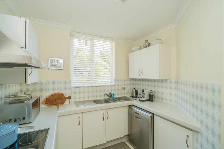 Panoramic Hout Bay Retreat with Private Studio & Iconic Mountain Views - Cape Town, South Africa