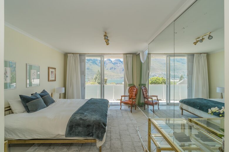 Panoramic Hout Bay Retreat with Private Studio & Iconic Mountain Views - Cape Town, South Africa