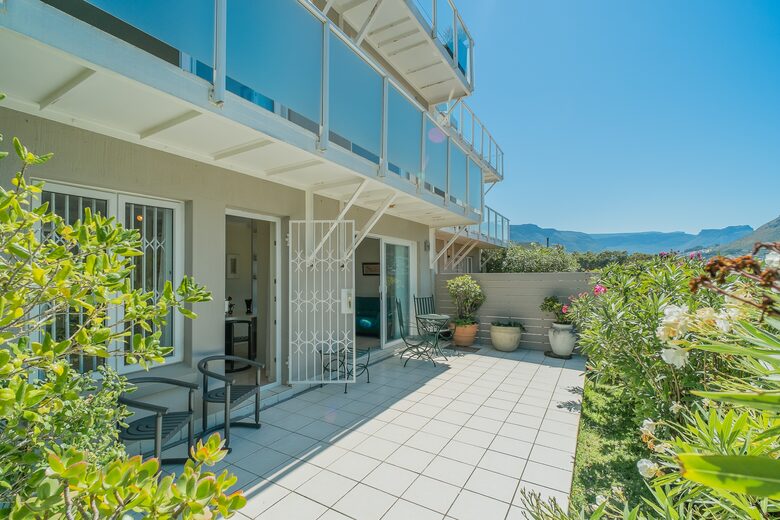 Panoramic Hout Bay Retreat with Private Studio & Iconic Mountain Views - Cape Town, South Africa