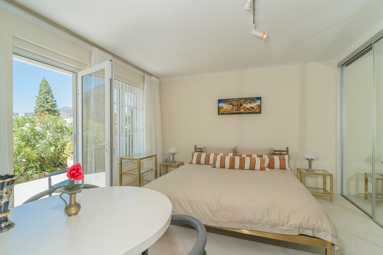 Panoramic Hout Bay Retreat with Private Studio & Iconic Mountain Views - Cape Town, South Africa