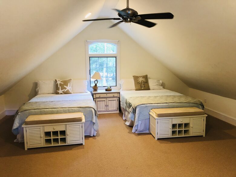 Modern Hamptons Retreat on 1 Acre Near Beach & Village - Westhampton, New York