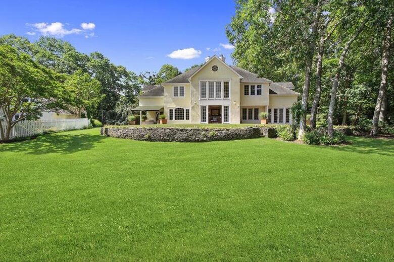 Modern Hamptons Retreat on 1 Acre Near Beach & Village - Westhampton, New York