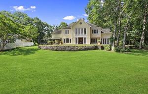 Modern Hamptons Retreat on 1 Acre Near Beach & Village - Westhampton, New York