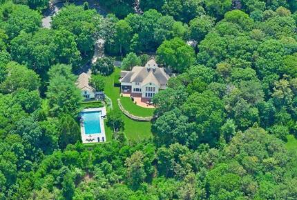 Modern Hamptons Retreat on 1 Acre Near Beach & Village - Westhampton, New York