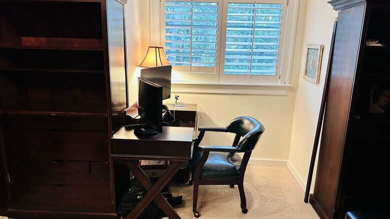 Modern Hamptons Retreat on 1 Acre Near Beach & Village - Westhampton, New York