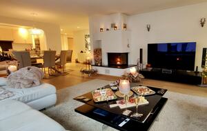 Luxury 3 BR Apartment in Traditional Alpine Ski Chalet - Klosters, Switzerland