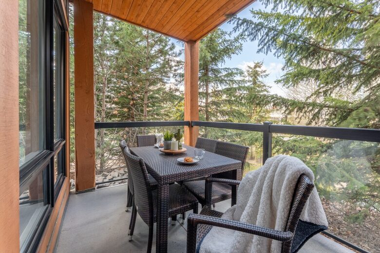 Canmore Mountain Retreat at Solara Resort - Canmore, Canada