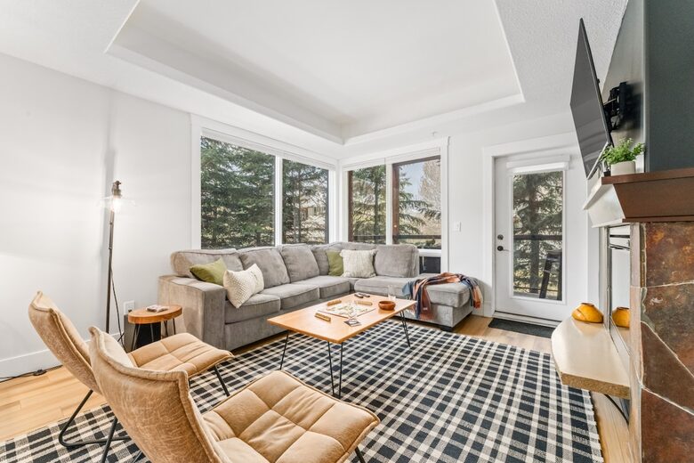 Canmore Mountain Retreat at Solara Resort - Canmore, Canada