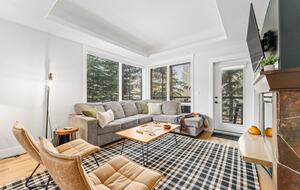 Canmore Mountain Retreat at Solara Resort - Canmore, Canada