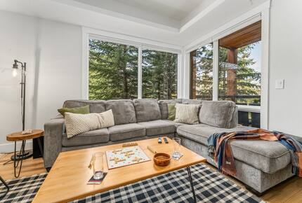 Canmore Mountain Retreat at Solara Resort - Canmore, Canada