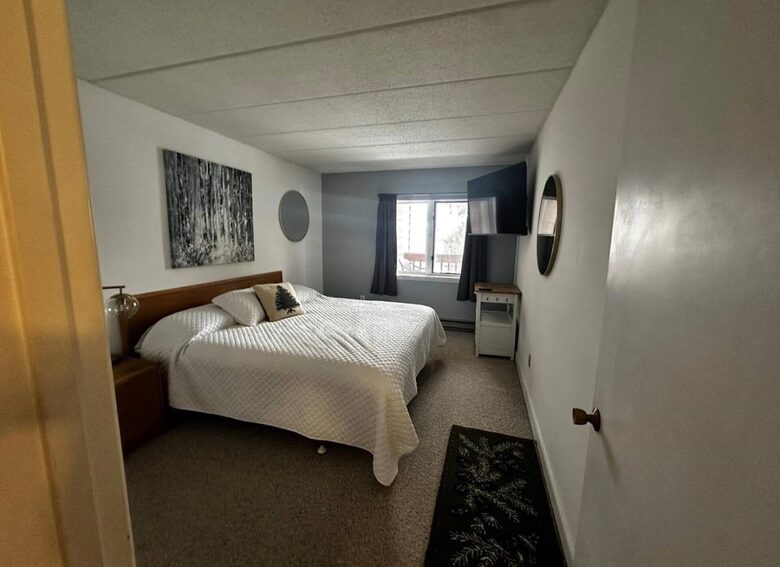 Cozy Ski-Inspired Escape at Mount Snow - West Dover, Vermont