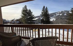 Cozy Ski-Inspired Escape at Mount Snow - West Dover, Vermont