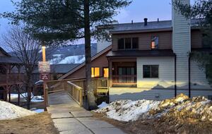 Cozy Ski-Inspired Escape at Mount Snow - West Dover, Vermont