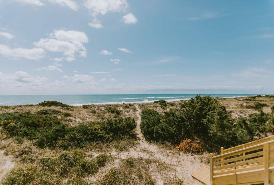 Light-Filled Beachfront Home for Unscripted Days - Hatteras, North Carolina