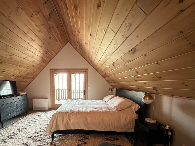 Private Catskills Log Retreat Near Woodstock - Bearsville, New York