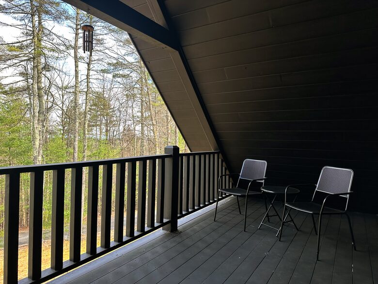 Private Catskills Log Retreat Near Woodstock - Bearsville, New York