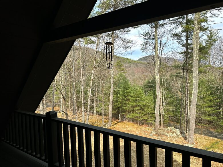 Private Catskills Log Retreat Near Woodstock - Bearsville, New York