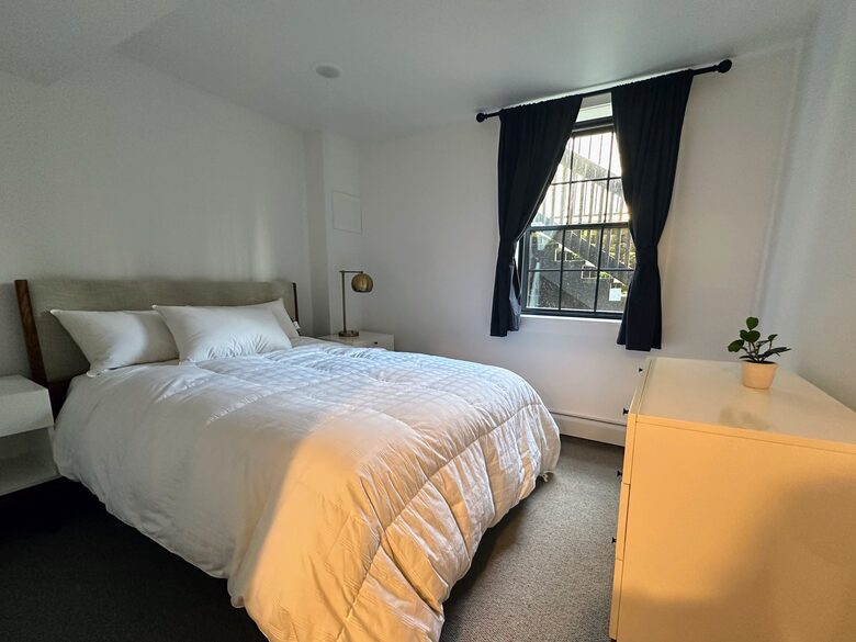 Private Catskills Log Retreat Near Woodstock - Bearsville, New York