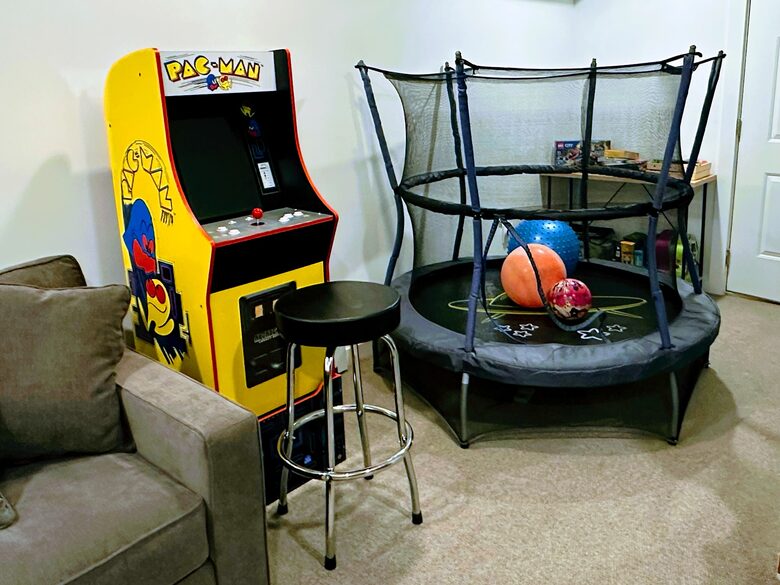 Private Catskills Log Retreat Near Woodstock - Bearsville, New York