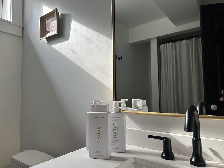 Private Catskills Log Retreat Near Woodstock - Bearsville, New York