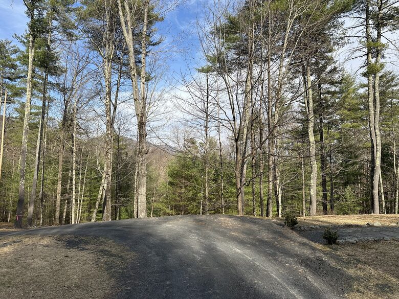 Private Catskills Log Retreat Near Woodstock - Bearsville, New York