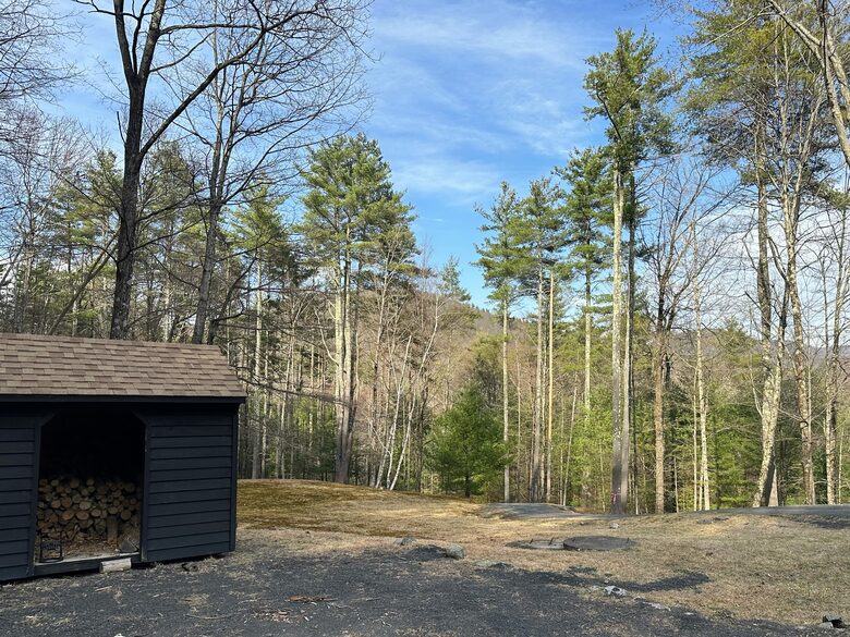 Private Catskills Log Retreat Near Woodstock - Bearsville, New York