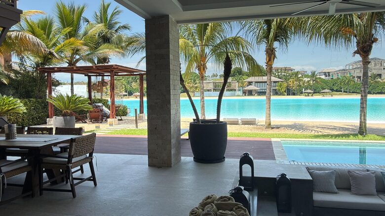 A Hidden Paradise Above the Crystal Lagoon - Santa Elena Canton, Ecuador
