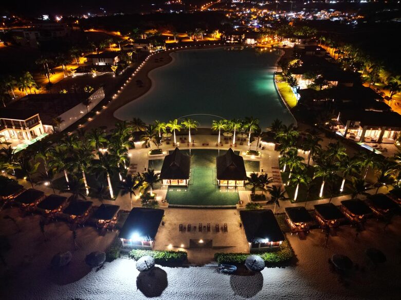 A Hidden Paradise Above the Crystal Lagoon - Santa Elena Canton, Ecuador