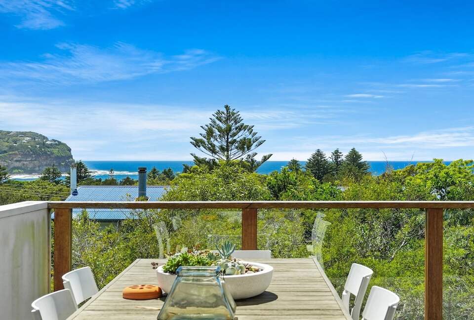 Oceanview Architectural Retreat at MacMasters Beach - Macmasters Beach, Australia
