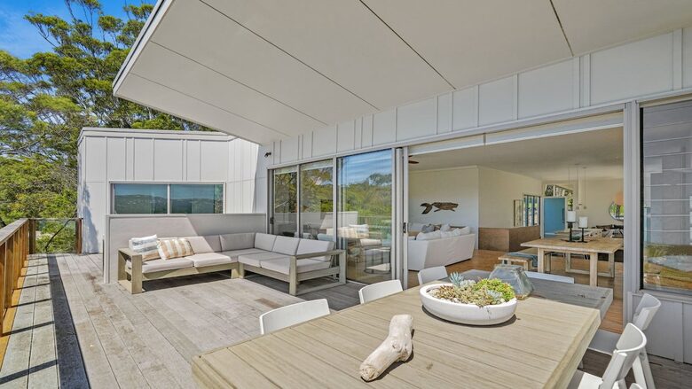 Oceanview Architectural Retreat at MacMasters Beach - Macmasters Beach, Australia