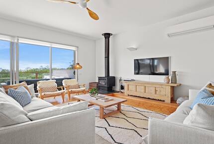 Oceanview Architectural Retreat at MacMasters Beach - Macmasters Beach, Australia