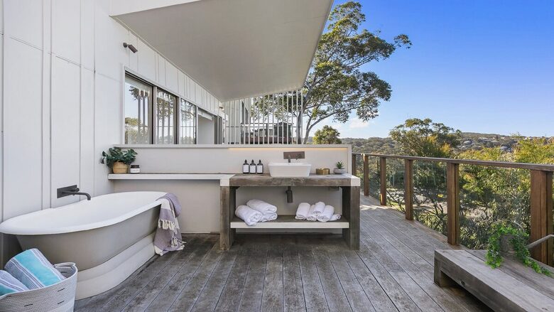 Oceanview Architectural Retreat at MacMasters Beach - Macmasters Beach, Australia