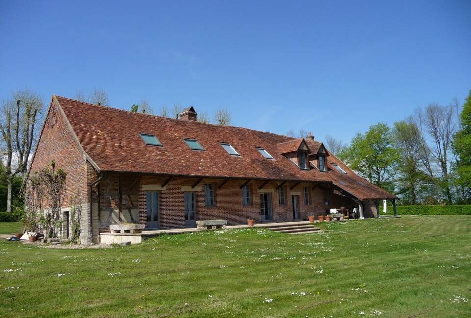 18th Century Inspired Getaway Adjoining a Castle Estate - Saint-Germain-du-Bois, France