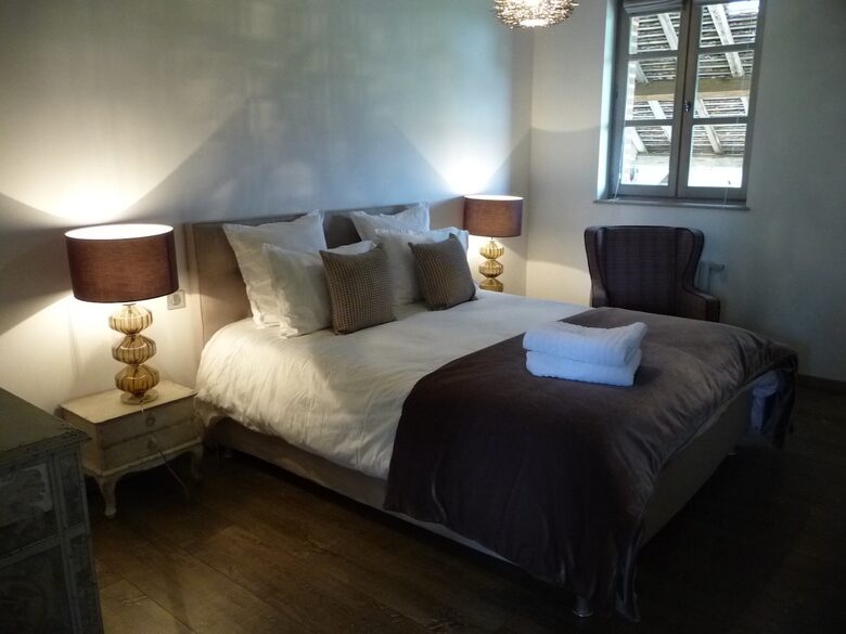 18th Century Inspired Getaway Adjoining a Castle Estate - Saint-Germain-du-Bois, France