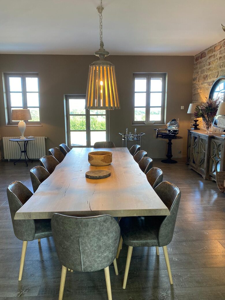 18th Century Inspired Getaway Adjoining a Castle Estate - Saint-Germain-du-Bois, France