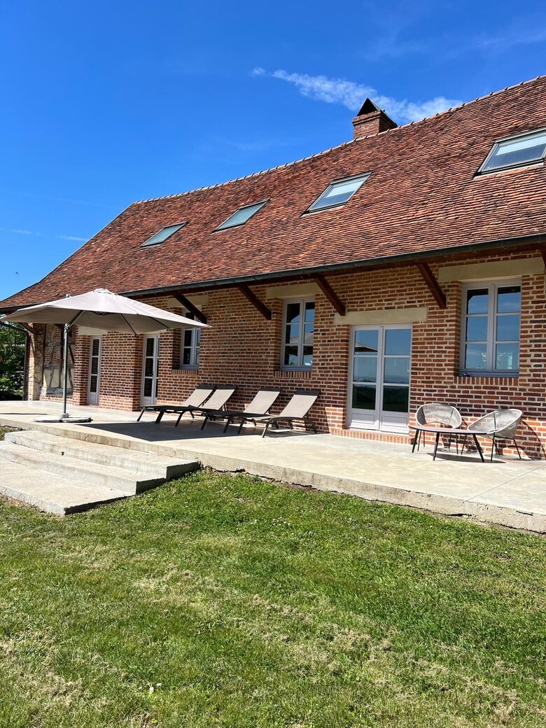 18th Century Inspired Getaway Adjoining a Castle Estate - Saint-Germain-du-Bois, France