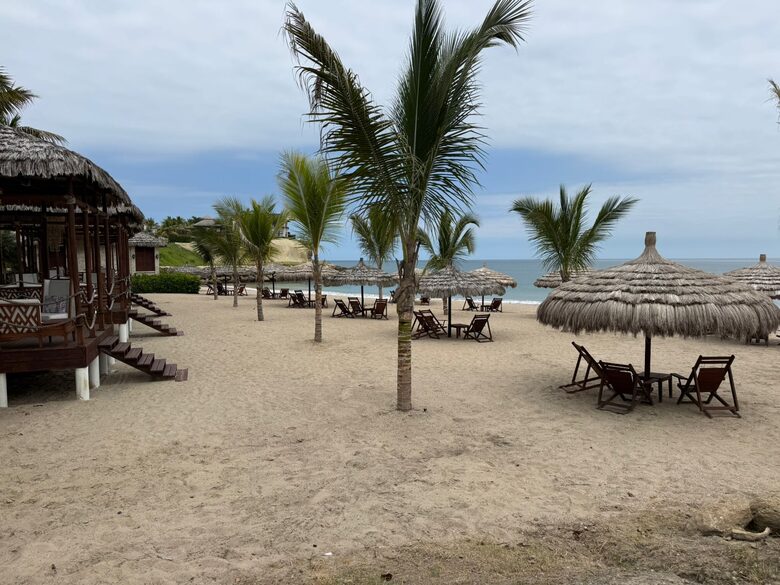 A Hidden Paradise Above the Crystal Lagoon - Santa Elena Canton, Ecuador