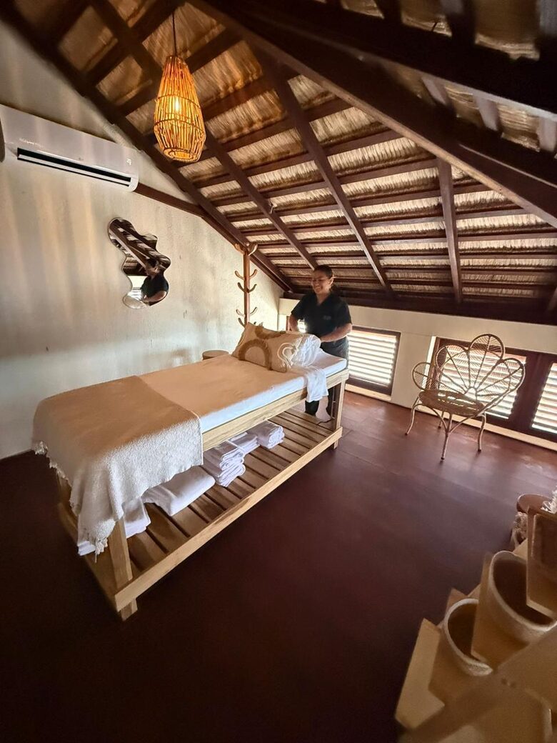 A Hidden Paradise Above the Crystal Lagoon - Santa Elena Canton, Ecuador