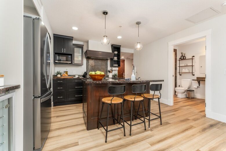 Canmore Mountain Retreat at Solara Resort - Canmore, Canada