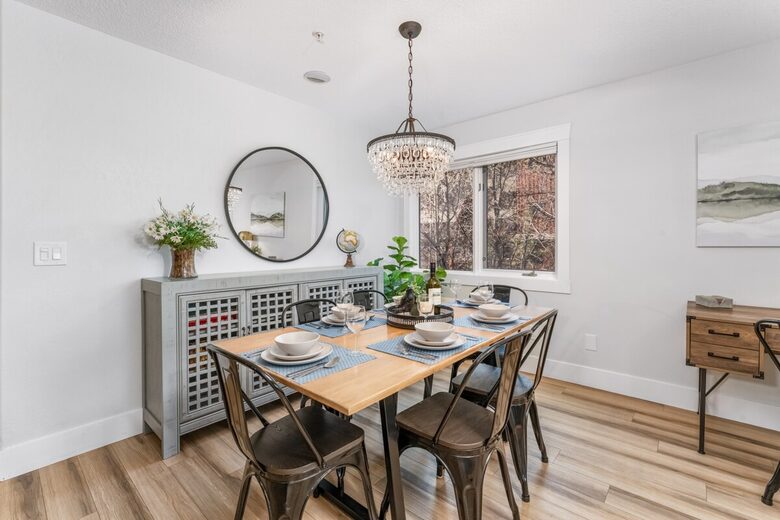 Canmore Mountain Retreat at Solara Resort - Canmore, Canada