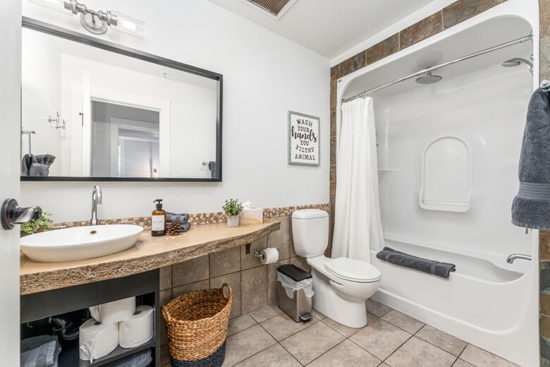 Canmore Mountain Retreat at Solara Resort - Canmore, Canada