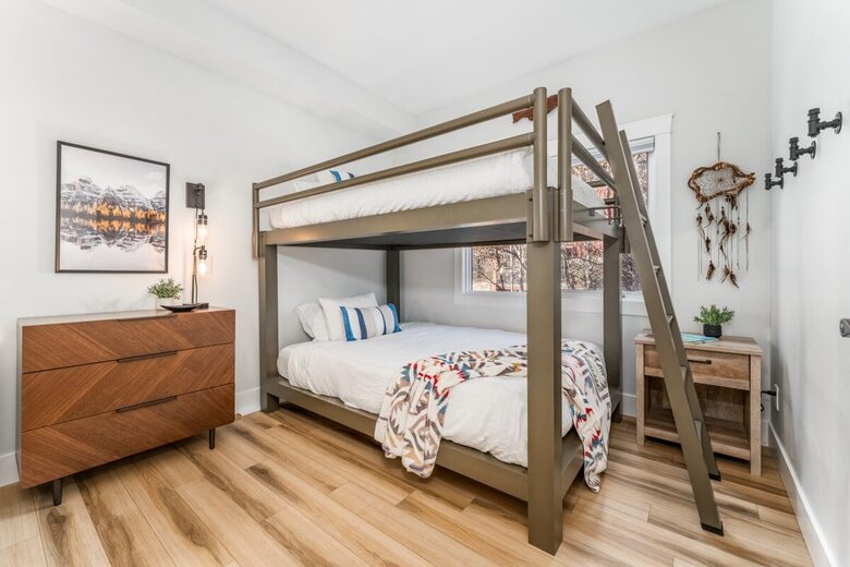 Canmore Mountain Retreat at Solara Resort - Canmore, Canada